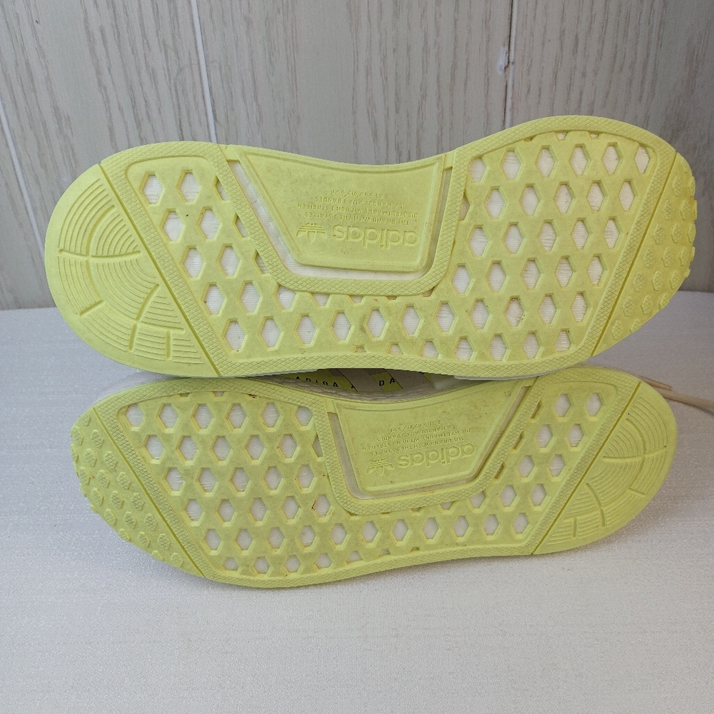 Adidas NMD R1 wonder white Pulse Yellow Pink sz 6 sneakers shoes low tops. - Picture 10 of 13